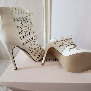 Women's Shoes